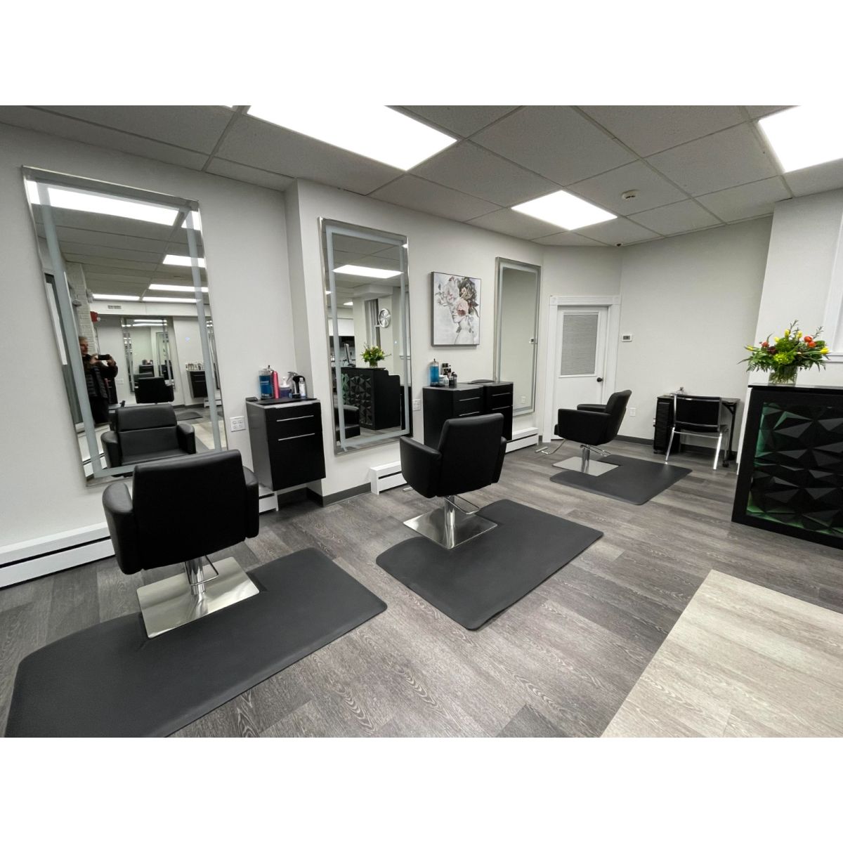 Deco Vitani Wall-Mount LED Styling Station