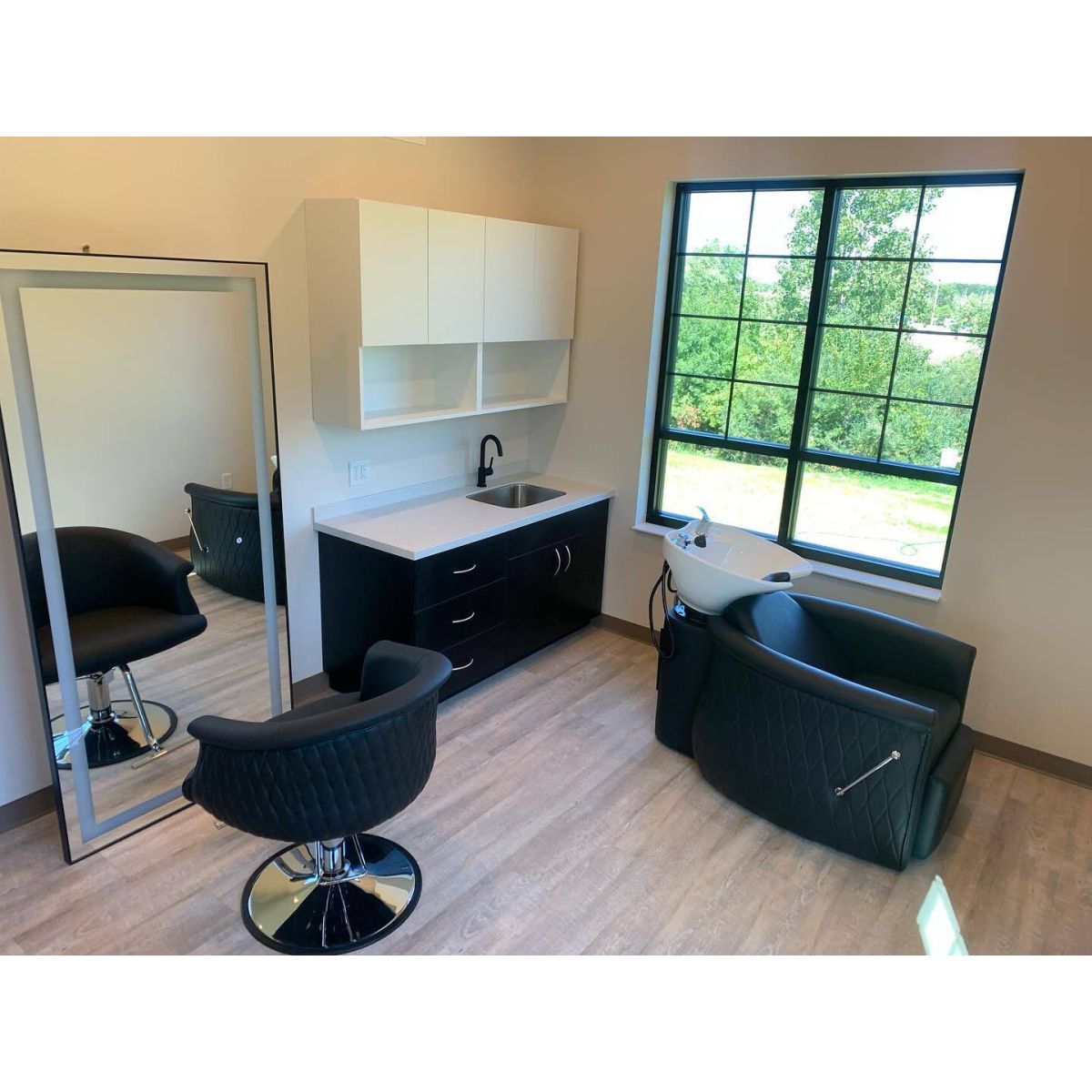 Deco Tiffany Shampoo Station - Black