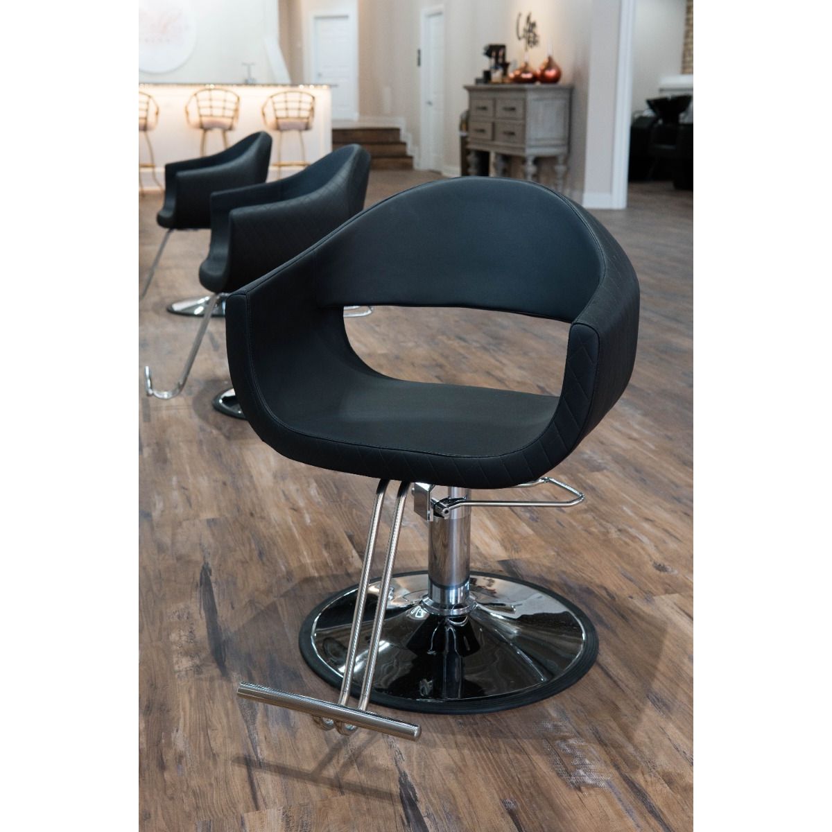 Deco Delmar Styling Chair