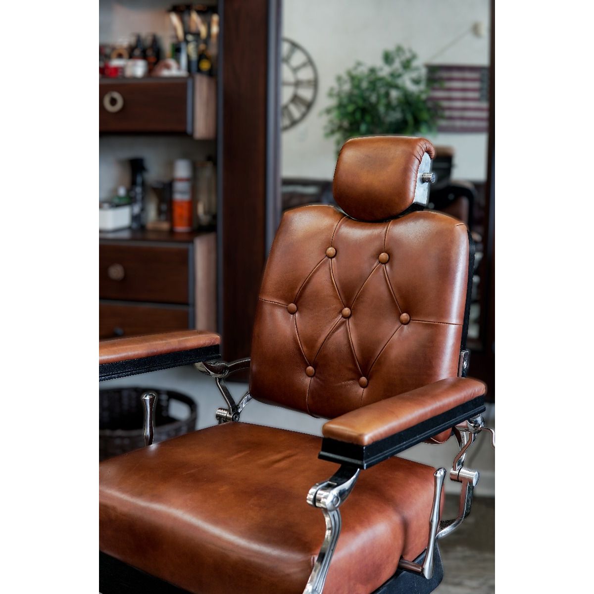Deco Wellington Genuine Leather Barber Chair